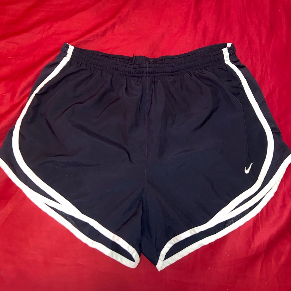 woman’s nike dri fit shorts